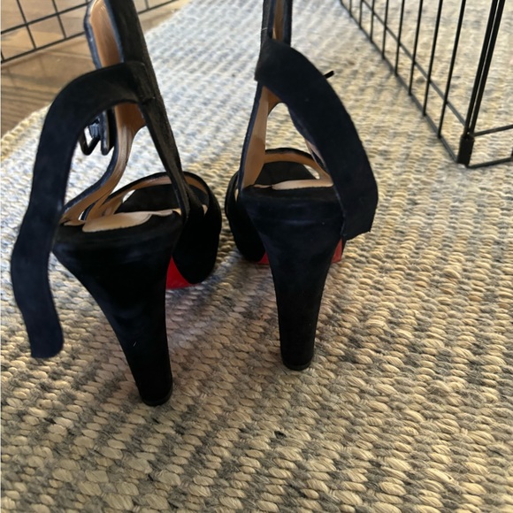 Louboutin heels - Picture 5 of 6